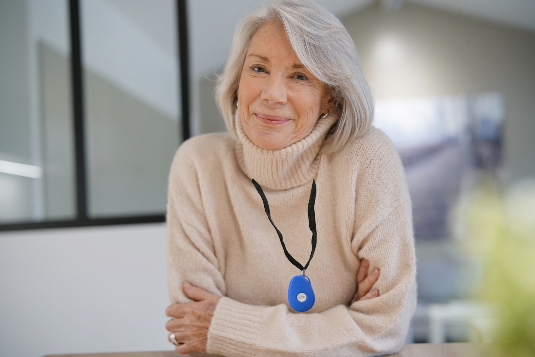 Familyr Americas Best Family Monitored Medical Alarm Family alert for elderly